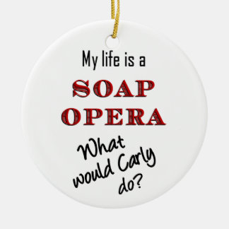 Carlyは何をしますか。 オーナメント