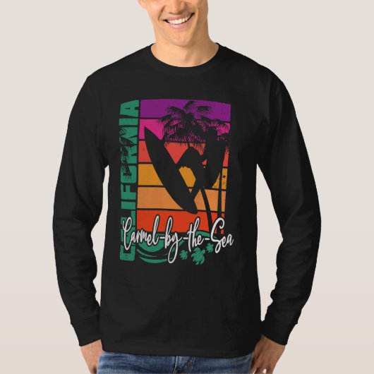 Carmel By The Sea California Retro Sunset Beach So Tシャツ (正面)