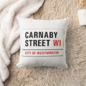 Carnabyの通り、ロンドンの道路標識 クッション (ブランケット)