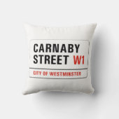 Carnabyの通り、ロンドンの道路標識 クッション (裏面)