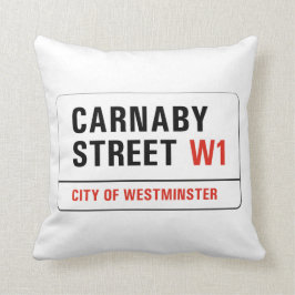 Carnabyの通り、ロンドンの道路標識 クッション