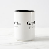 Carpeの名誉退職の(退職を握って下さい)ギフト ツートーンマグカップ (中央)