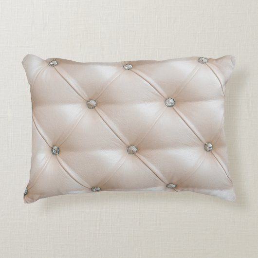 Carriage furniture upholstery in light beige leath アクセントクッション (正面)