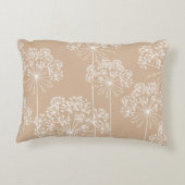 Carrot Flower Silhouette Soft Beige Throw Pillow アクセントクッション (裏面)