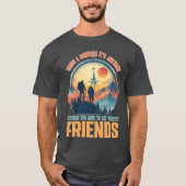 Carry a Compass Avoid Eating Your Friends family Tシャツ (正面)