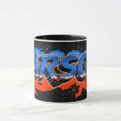 Carson Vorname Name Graffiti blue orange Tasse マグカップ (中央)
