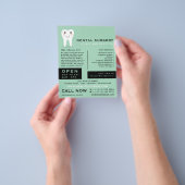 Cartoon Toothロゴ、歯科、歯医者広告の チラシ (手)