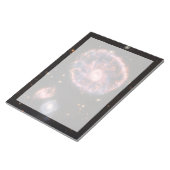 Cartwheel銀河系とそのコンパニオン銀河系。 ノートパッド (アングル)