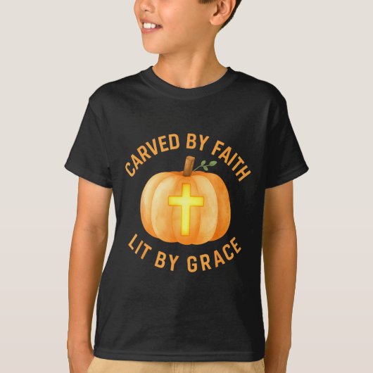 Carved By Faith Lit By Grace Pumpkin Cross Christi Tシャツ (正面)