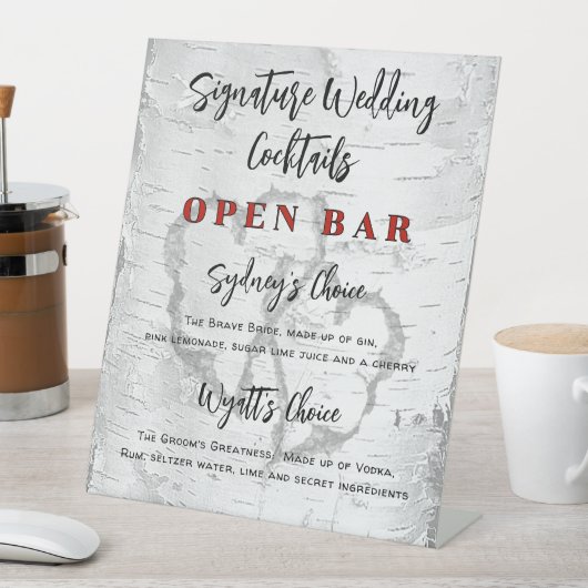 Carved Hearts Birch Wedding Bar Signature Drinks 台座サイン (インサイチュ)