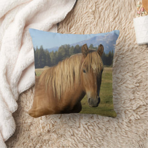 Cascade Range Chestnut Horse クッション