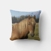 Cascade Range | Chestnut Horse クッション (正面)