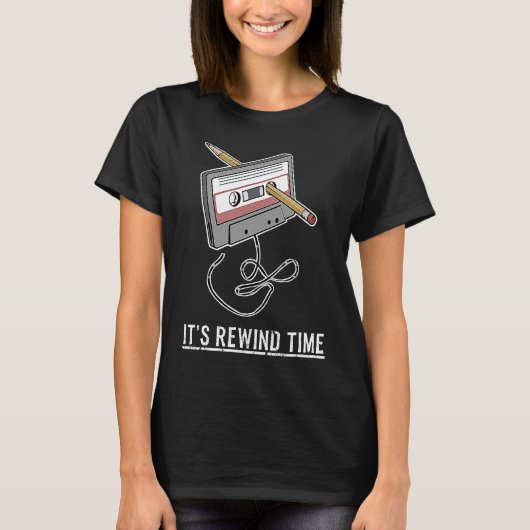 Cassette Tape Rewind Time Retro Music Tシャツ (正面)