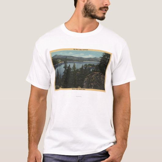 Castle Rockからの湖の眺め Tシャツ (正面)