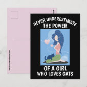 CAT - ネコを愛する女の子を決して過小評価してはならない ポストカード (正面/裏面)