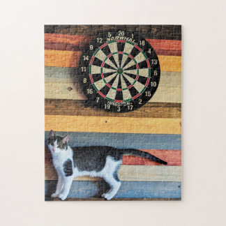 Cat at a Dart Board Jigsaw Puzzle ジグソーパズル