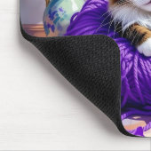 Cat  in Purple Yarn and Flowers Personalized マウスパッド (コーナー)