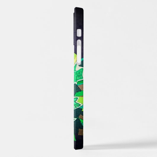 Cat in the garden iPhoneケース (左側面)