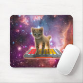 Cat on synthesizers in宇宙 マウスパッド (マウス)