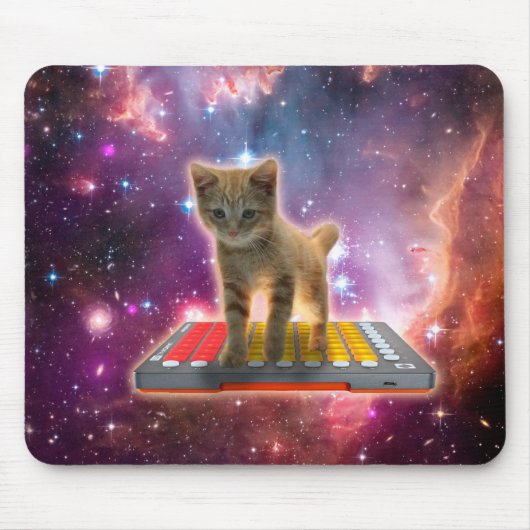 Cat on synthesizers in宇宙 マウスパッド (正面)