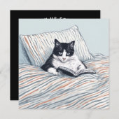 cat reading in bed 招待状 (正面/裏面)
