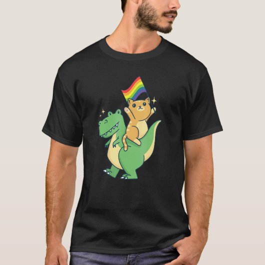 Cat Riding Dinosaur With Pride Flag Rainbow LGBTQ  Tシャツ (正面)