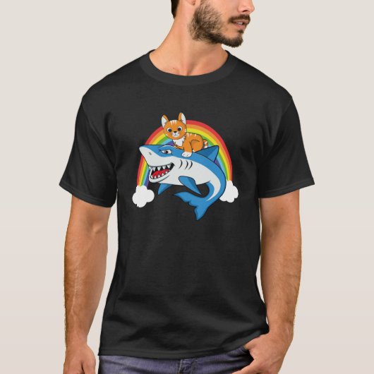 Cat Riding Shark With Rainbow For Cat Mom Cat Dad  Tシャツ (正面)