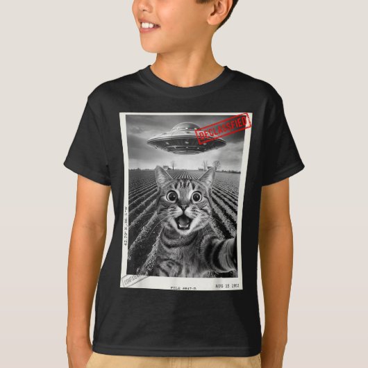 Cat Selfie Ufo Alien Funny Surprised Cat Meme Men  Tシャツ (正面)