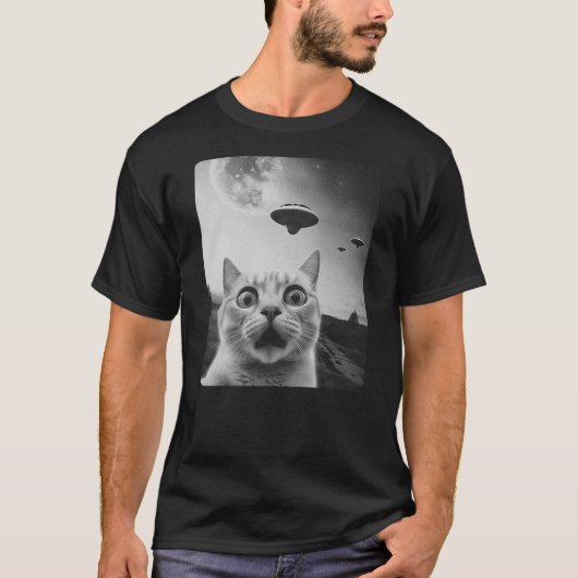 Cat Selfie UFO Tシャツ (正面)