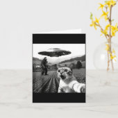Cat Selfie With Alien Ufo Funny Cat Alien Bigfoot  カード (黄色い花)