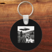 Cat Selfie With Alien Ufo Funny Cat Alien Bigfoot  キーホルダー (正面)