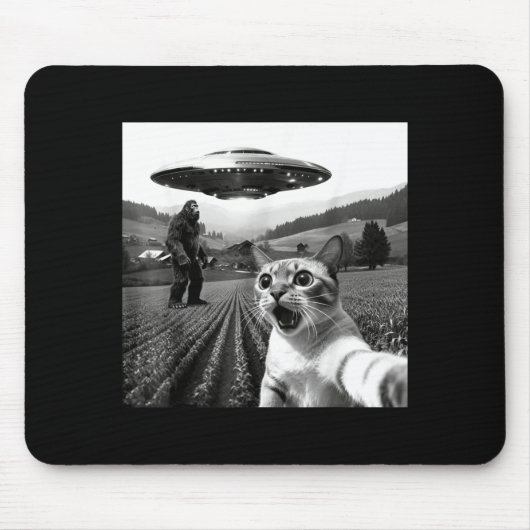 Cat Selfie With Alien Ufo Funny Cat Alien Bigfoot  マウスパッド (正面)