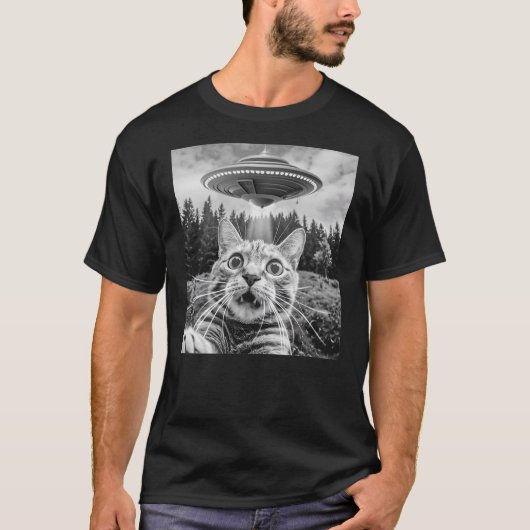 Cat Selfie With Alien Ufo Funny Cat For Men Women Tシャツ (正面)