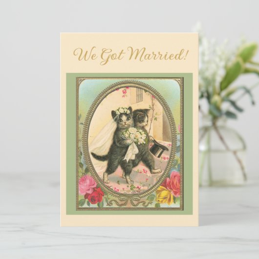 Cat Themed Wedding announcement Ivory and green 招待状 (スタンド正面)