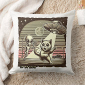 Cat UFO Selfie:ヴィンテージ侵入#01枕。 クッション (ブランケット)