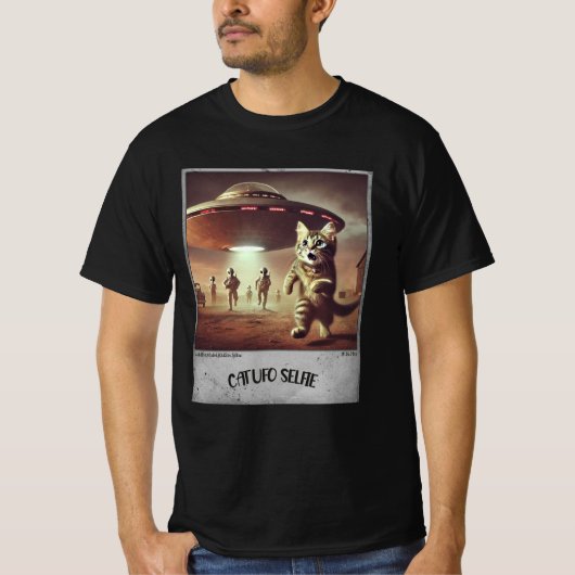 Cat UFO Selfie：怖い子猫（男Tシャツ） #02 Tシャツ (正面)