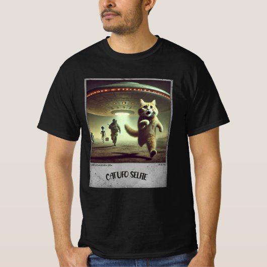 Cat UFO Selfie：怖い子猫（男Tシャツ） #03 Tシャツ (正面)