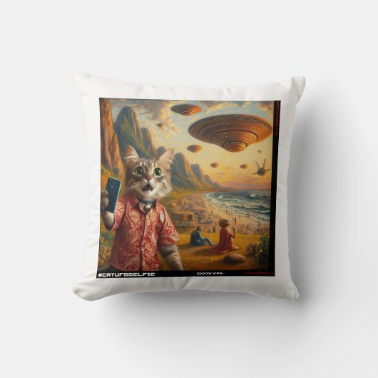 Cat UFO Selfie: Gift From The Kitten #06 クッション (正面)