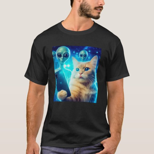 Cat UFO Selfie: Green Alien #5 Tシャツ (正面)