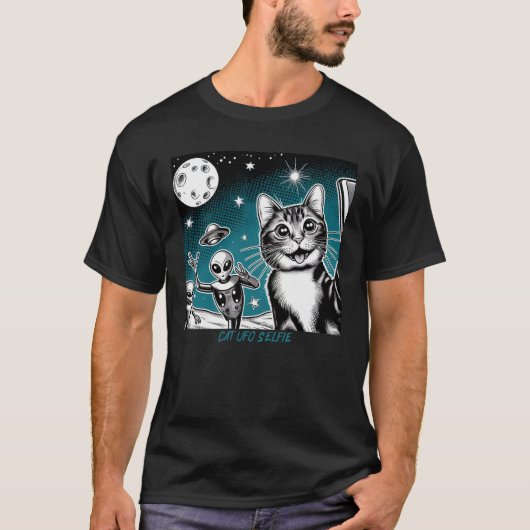 Cat UFO Selfie: Green Alien #8 Tシャツ (正面)