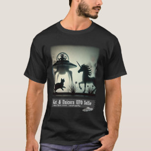 Cat & Unicorn UFO Selfie:エイリアン船(男) #05 Tシャツ