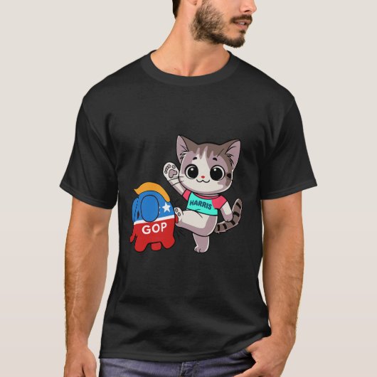 Cat Vs. Gop Elephant - Kamala Harris -アンチトランプ Tシャツ (正面)