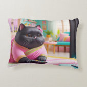 Cat watching TV in the living room アクセントクッション (裏面)