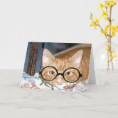 Cat with glasses and books カード (黄色い花)