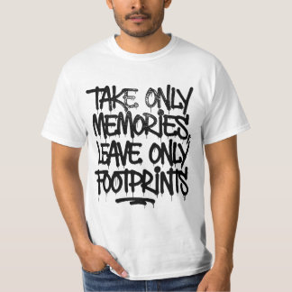 Catch Flights Not Feelings レインボー落書き風名言 Tシャツ