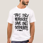 Catch Flights Not Feelings 虹のグラフィティ名言 Tシャツ (正面)