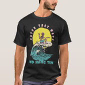 Catch That Wave & Hang Ten Retro Surfer Present Tシャツ (正面)