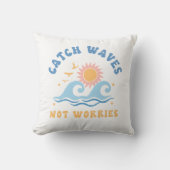 Catch Waves not Hearts – 夏おもしろい間 クッション (正面)