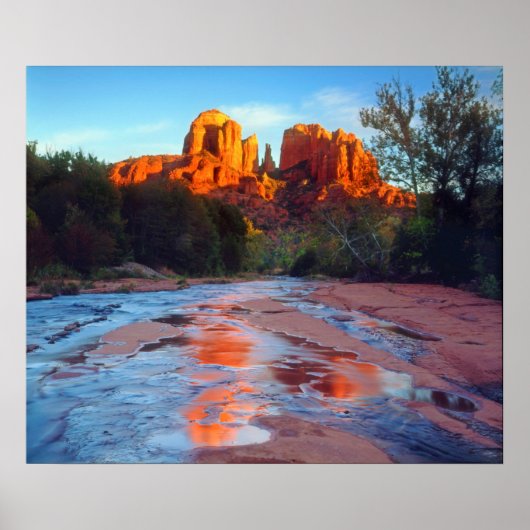 Cathedral Rock reflecting in Oak Creek at Sunset ポスター (正面)
