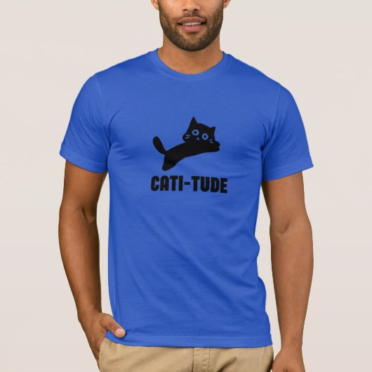 "CATI-TUDE Tシャツ - スタイリッシュで遊び心のある猫好きのためのアイテム (正面)